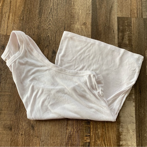 NWOT Old Navy UltraLite Rib-Knit Racerback Tank Top - Picture 6 of 13